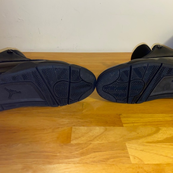 TRIPLE BLACK JORDAN DUB ZERO